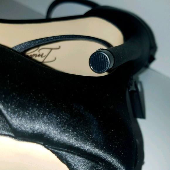 Imagine by Vince Camuto - Picture 8 of 8